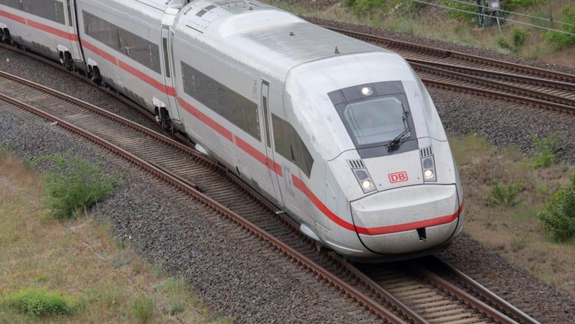 Die Deutsche Bahn ist auf der Strecke Stuttgart-Zürich zu unzuverlässig. Notfalls wollen die SBB zwischen Schaffhausen und Zürich eigene Züge als Ersatz anbieten. (Symbolbild)