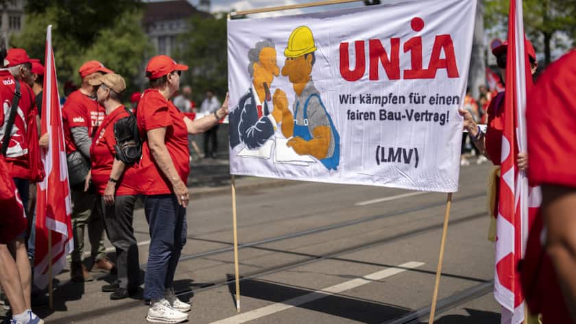 Seit Monaten kämpfen die Bauarbeiter mit ihren Gewerkschaften für einen neuen Landesmantelvertrag nach ihren Vorstellungen. (Archivbild)