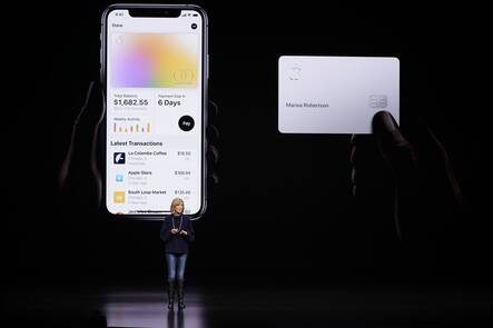 Jennifer Bailey, Vizepräsidentin von Apple Pay stellt die Apple Card vor.